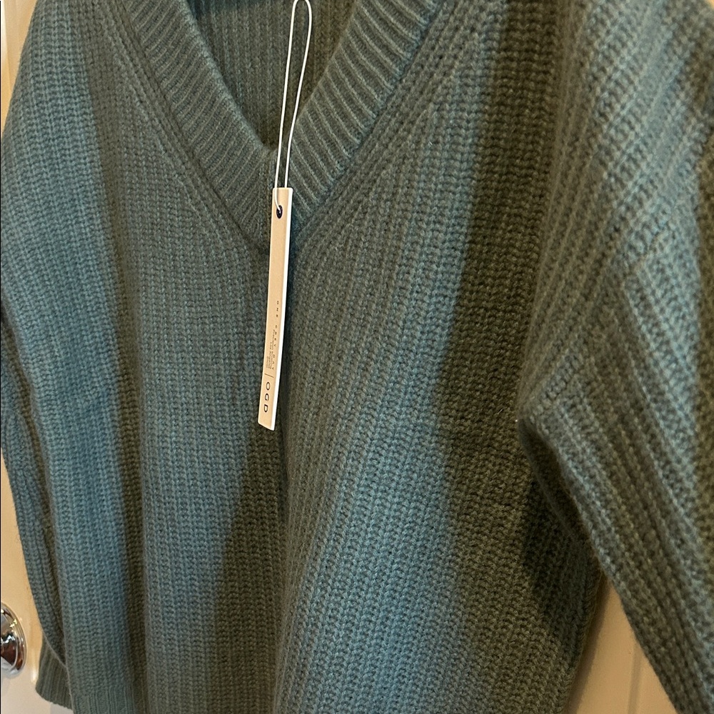 One Grey Day Grayish Green V-Neck Sweater Brand New Size Small - Picture 3 of 6